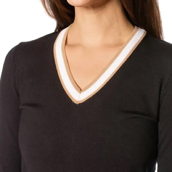 NWT New Golftini Women's V-Neck Extra Small XS Long Sleeve Top Lightweight - Picture 2 of 4